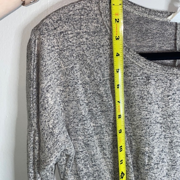 🦋Cute cream lightweight long sleeved top! - Picture 6 of 8